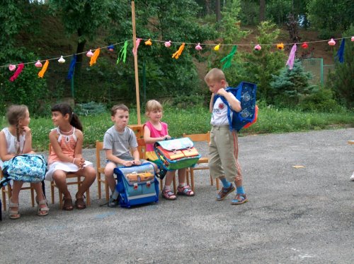 Loučení prváčků s mateřskou školkou - 27.6.2006